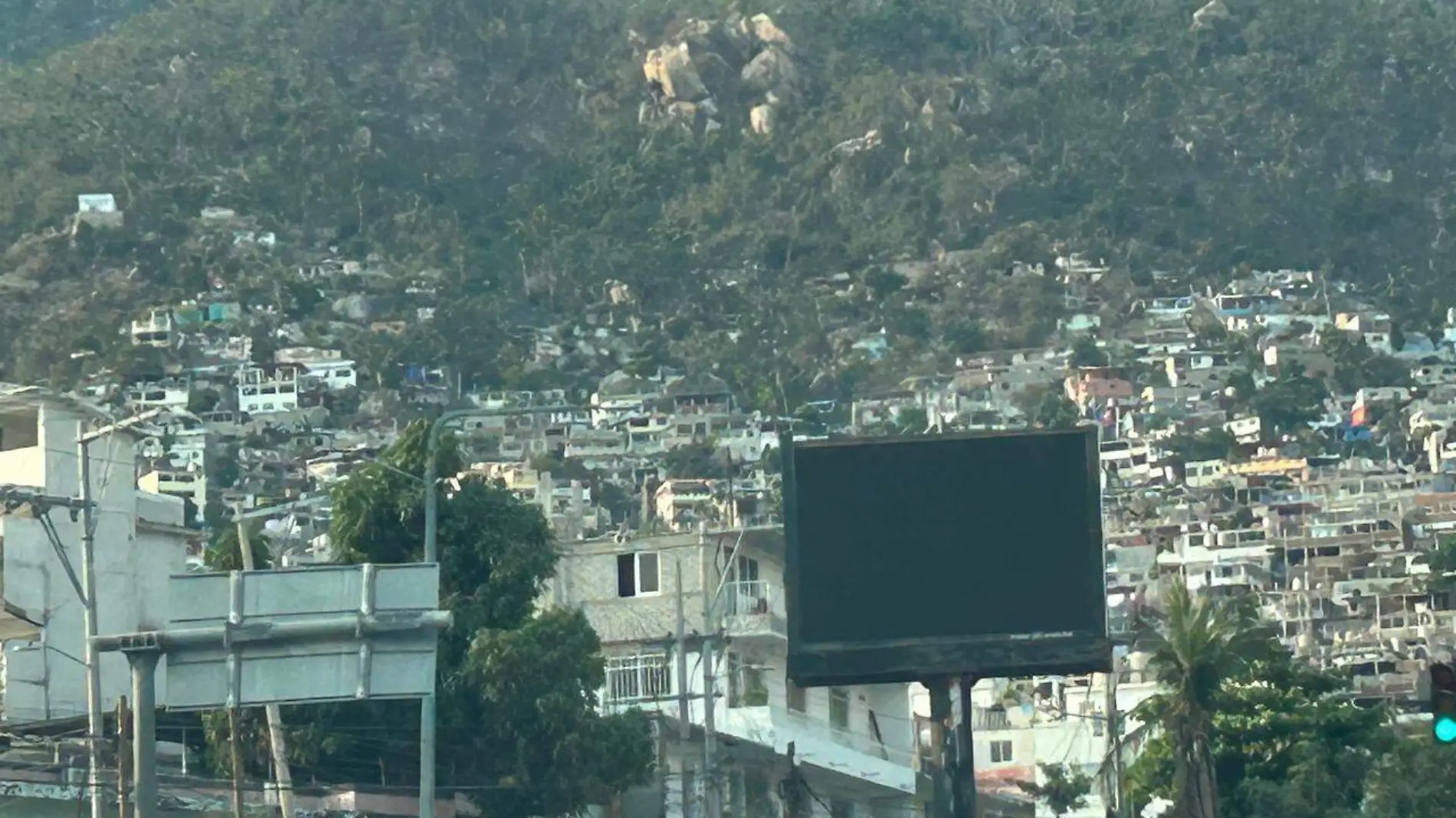 Casas-Bajo-Piedras