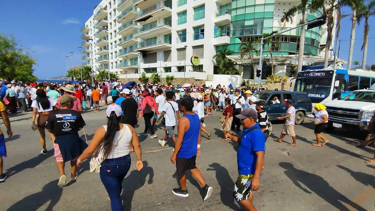 bloquean-carril-costera