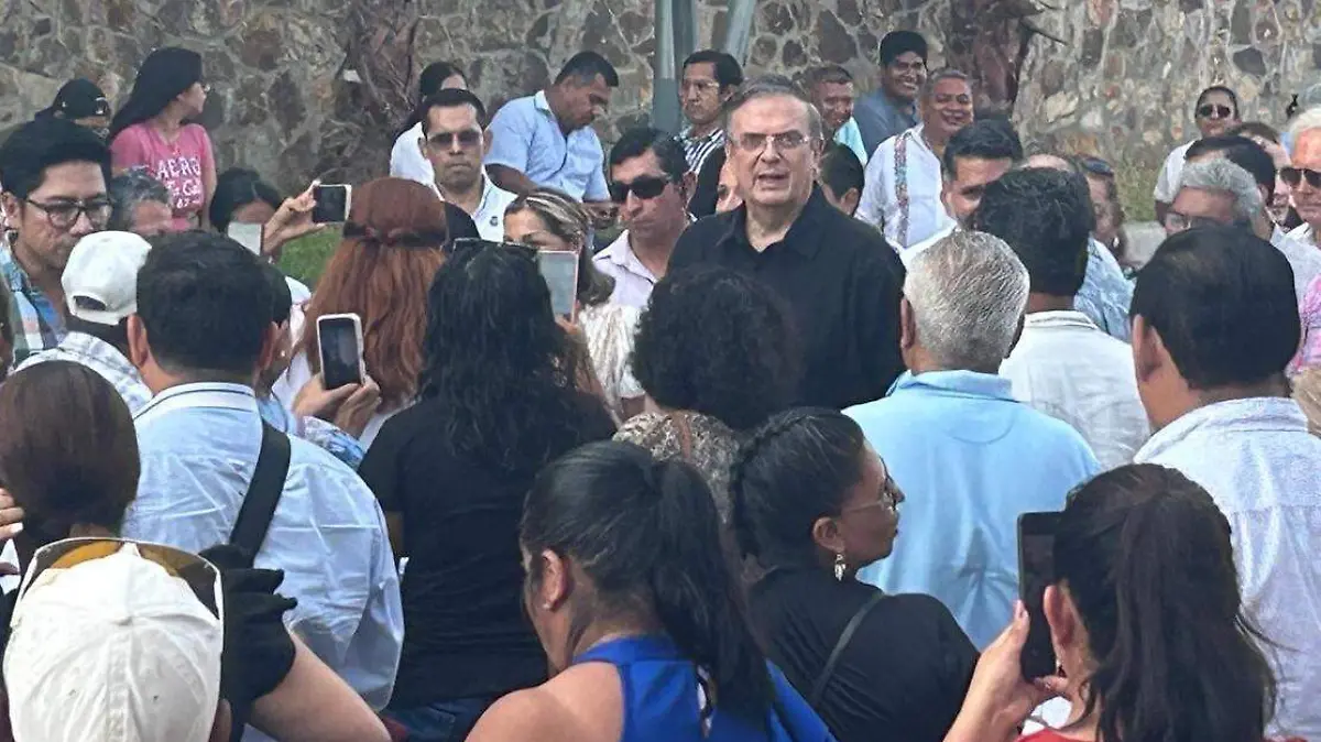 marcelo-ebrard-develacion-busto-luis-walton-acapulco-2