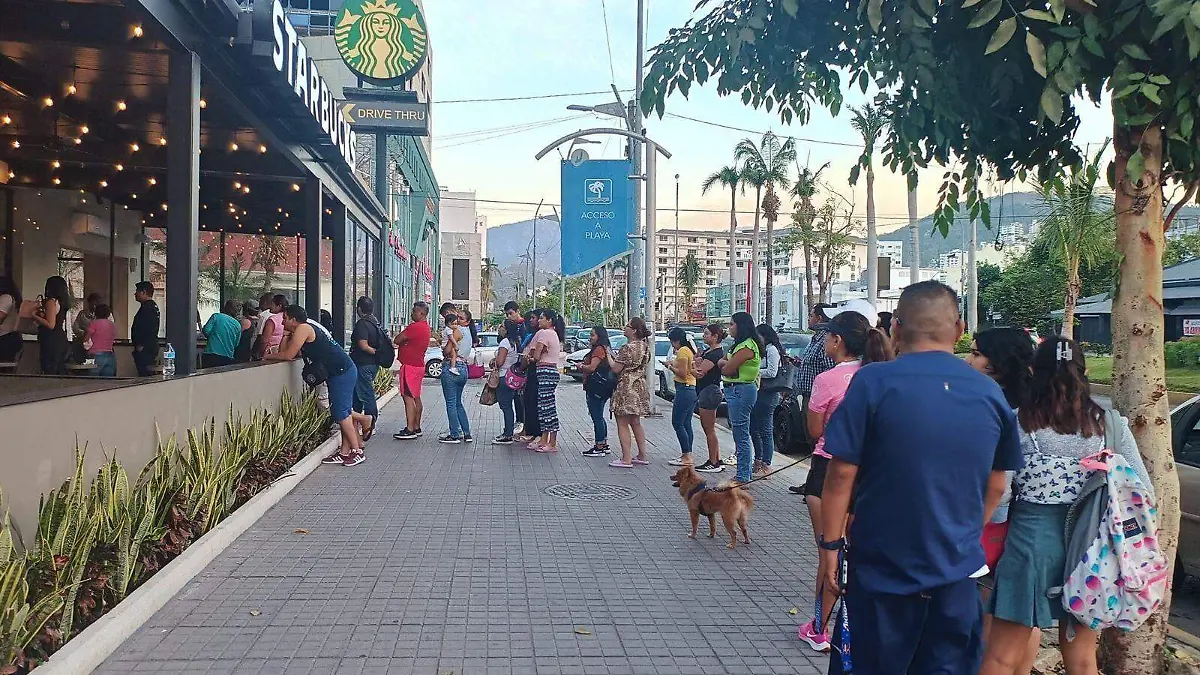 VASO-ROSA-STARBUCKS