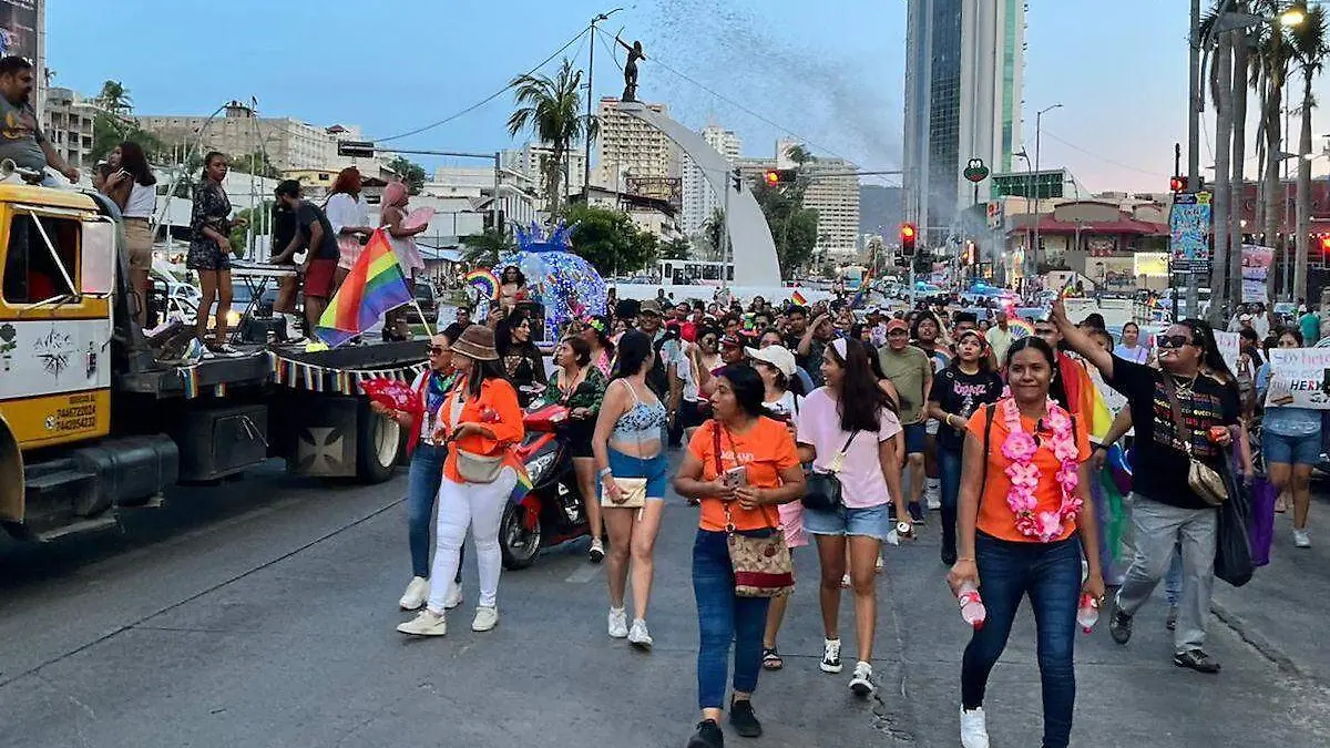 desfile-lgbtq-acapulco-2