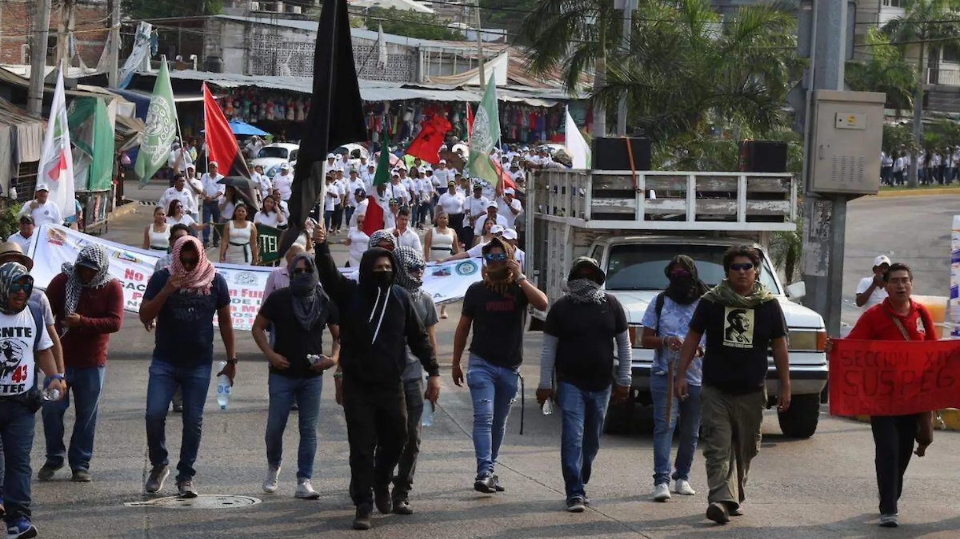 marcha-dia-del-trabajo-maestros-acapulco-cuartoscuro