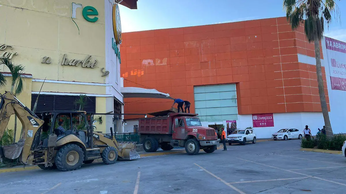centro comercial isla acapulco2