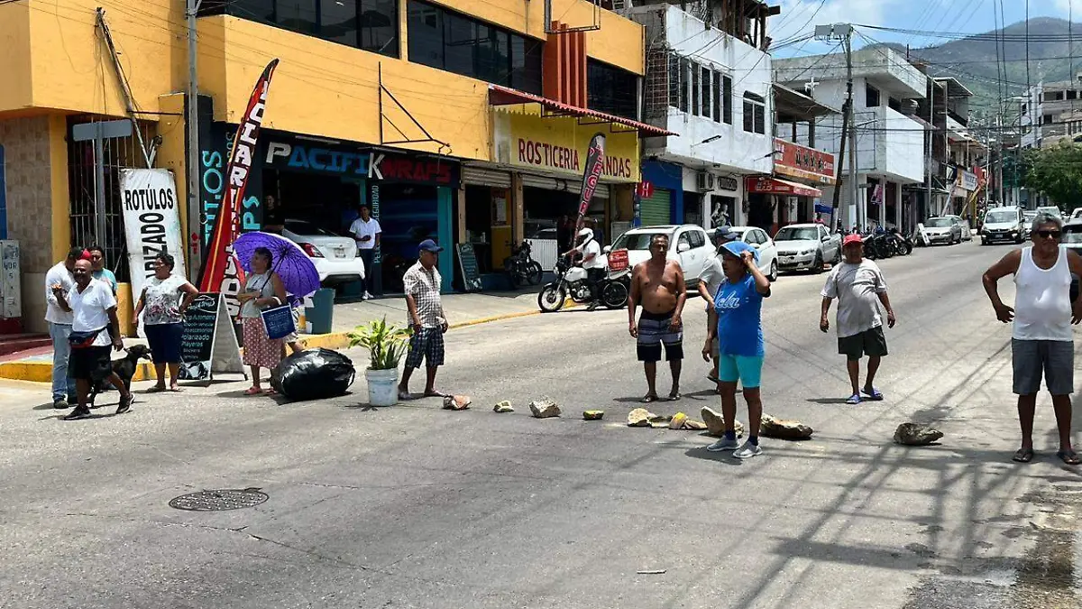 bloqueo-falta-agua-vecinos