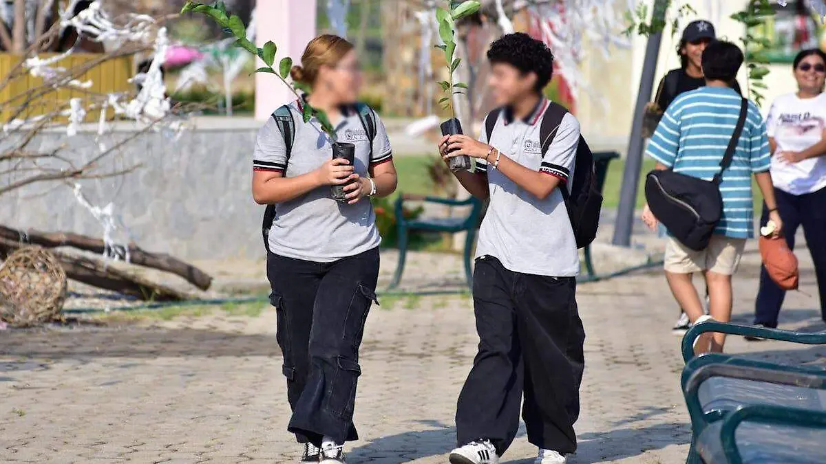 jovenes-estudiantes-acapulco