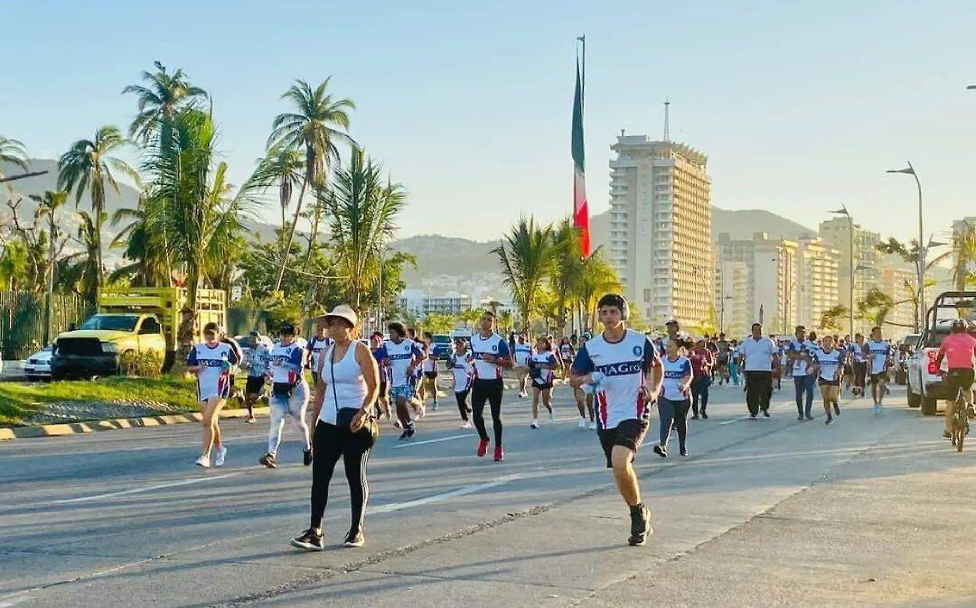 caminata-uagro-costera-acapulco-2