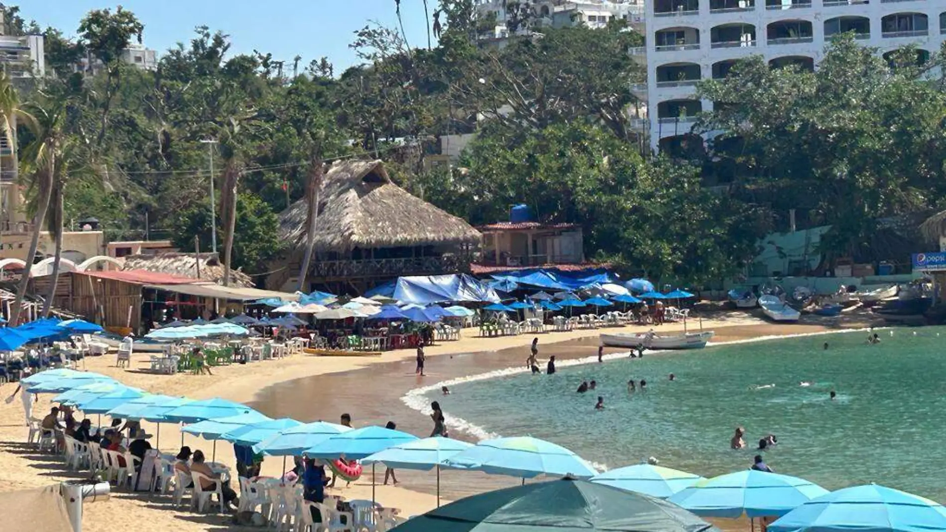 Playa-caleta-basura