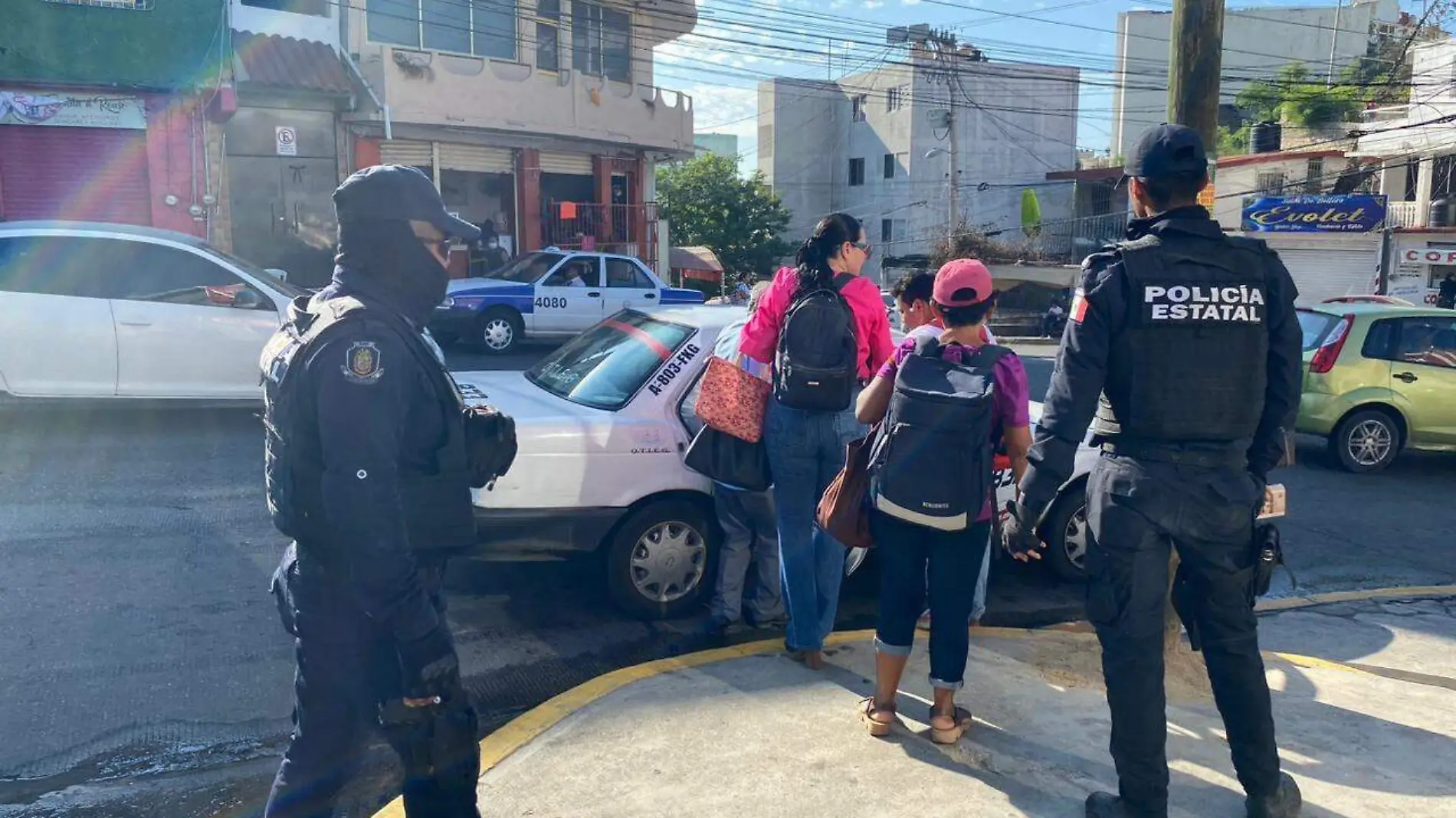 policias-taxco1