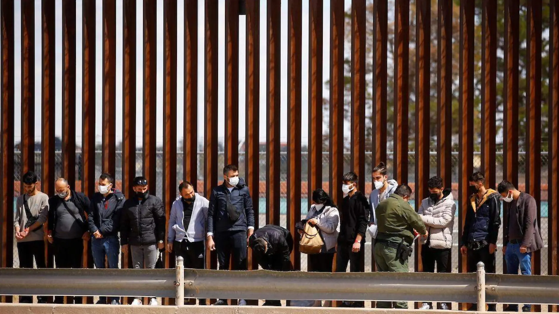 2022-03-31T022906Z_1347538689_RC2ZCT9E1EWA_RTRMADP_3_USA-IMMIGRATION-MEXICO