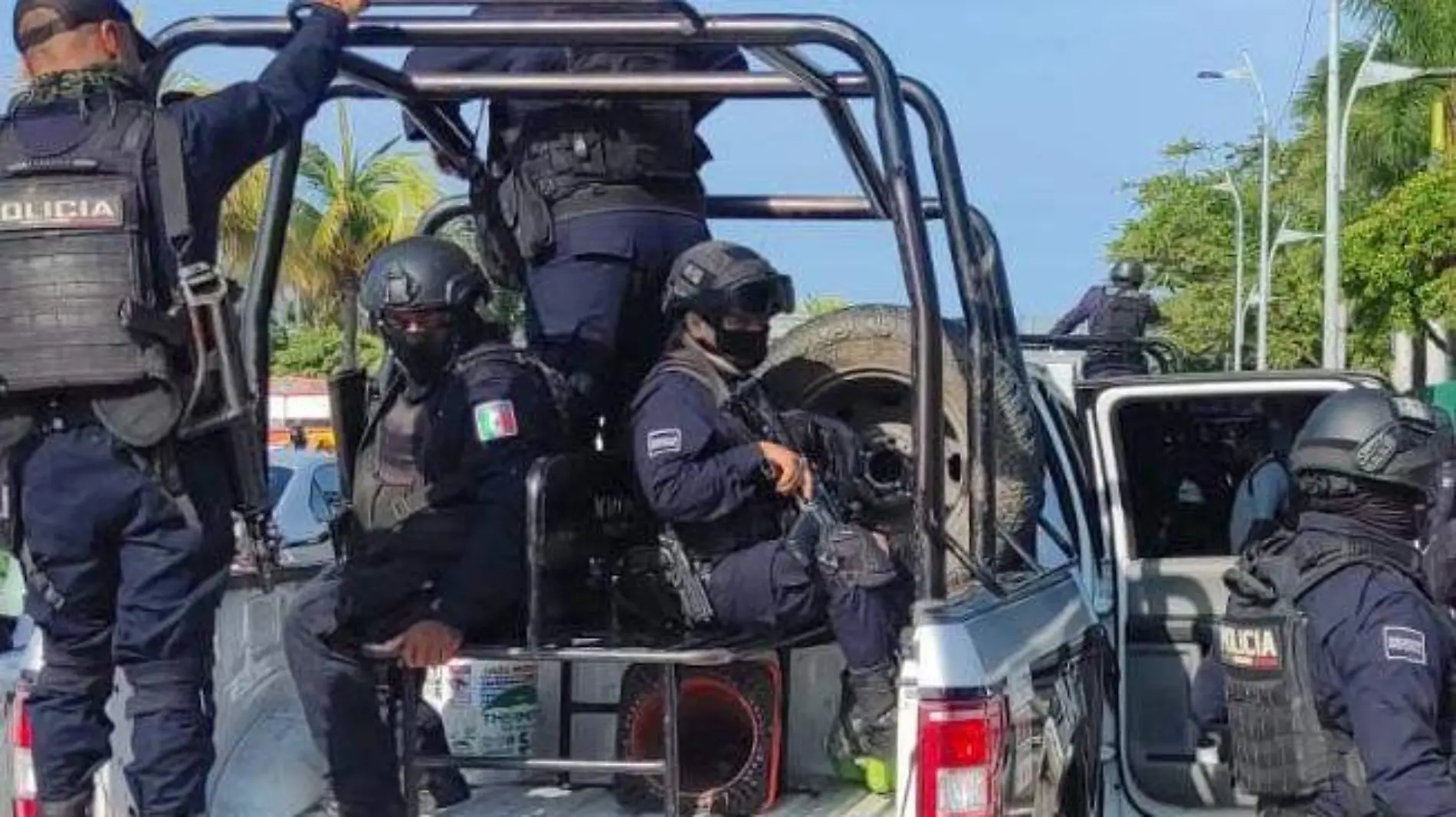 POLICIAS