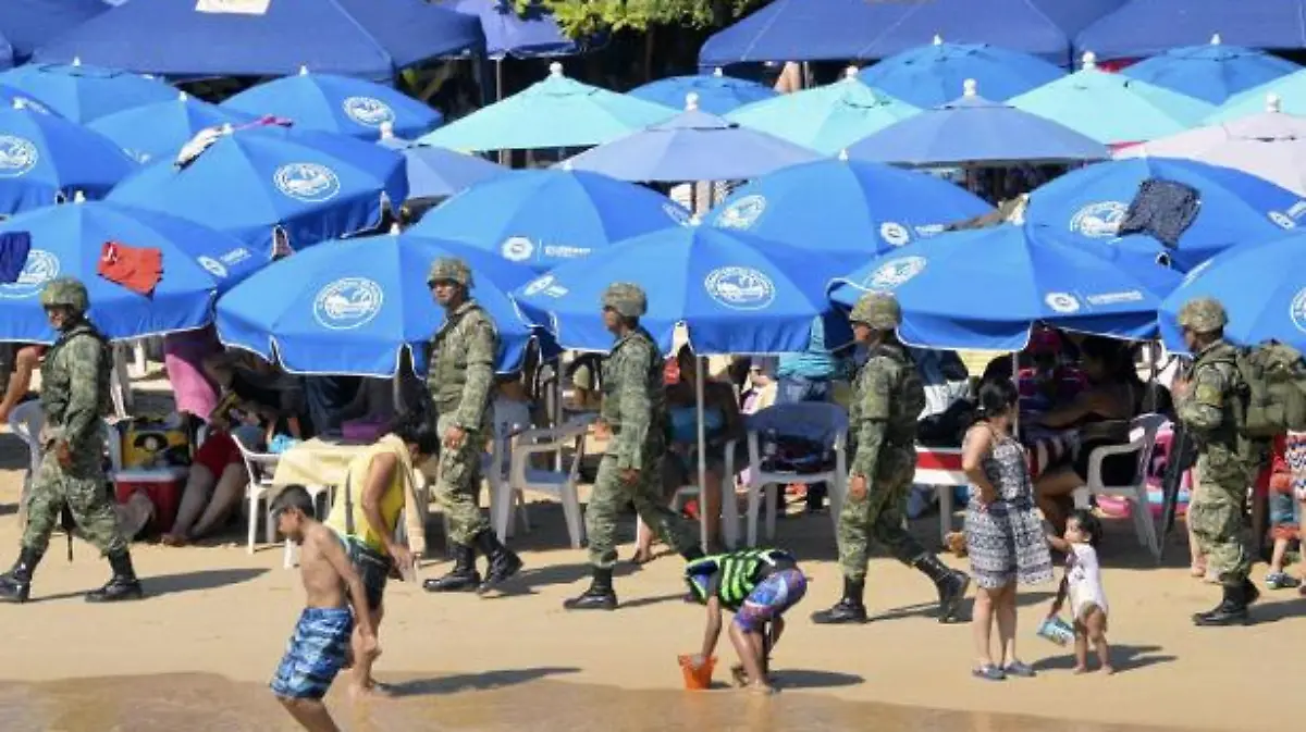 militares-playa