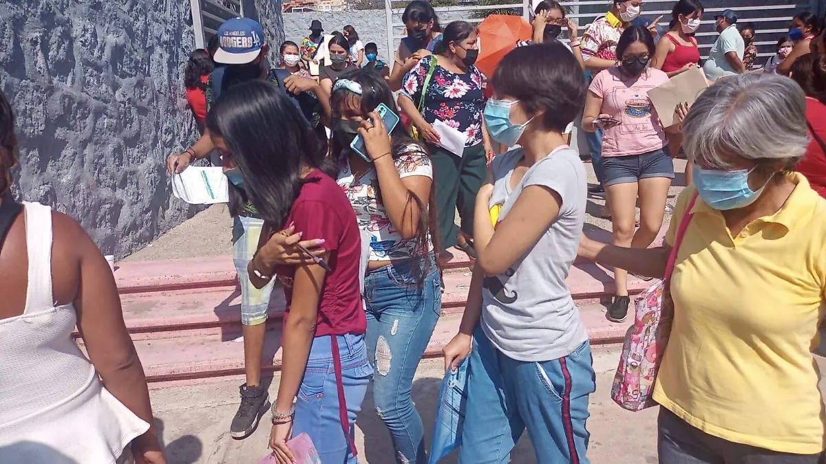 JOVENES