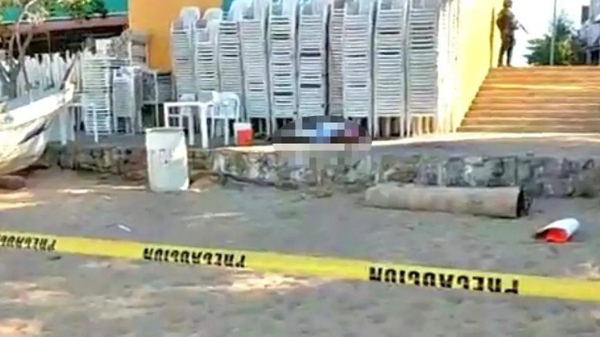 Muerto playa tlacopanocha