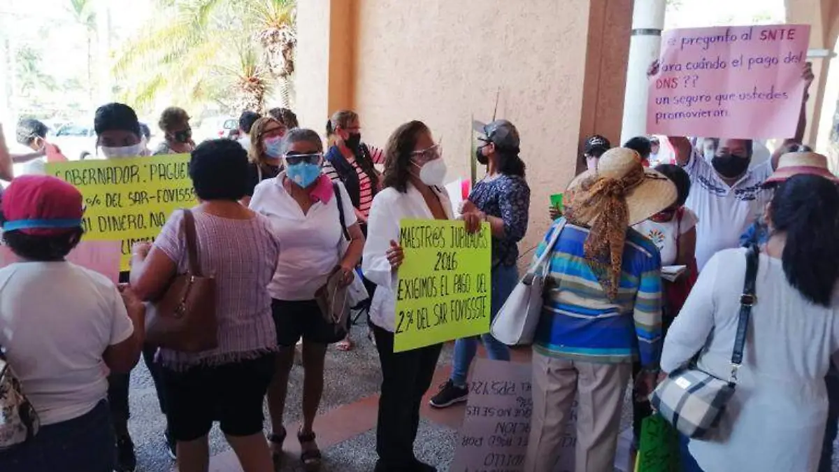 protestan maestros jubilados