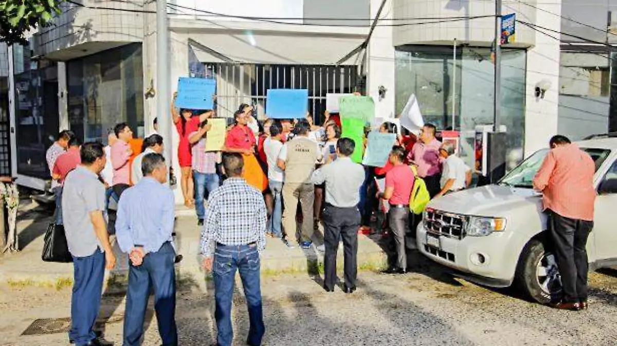 Acapulco - Trabajadores demandan aumento de salarios