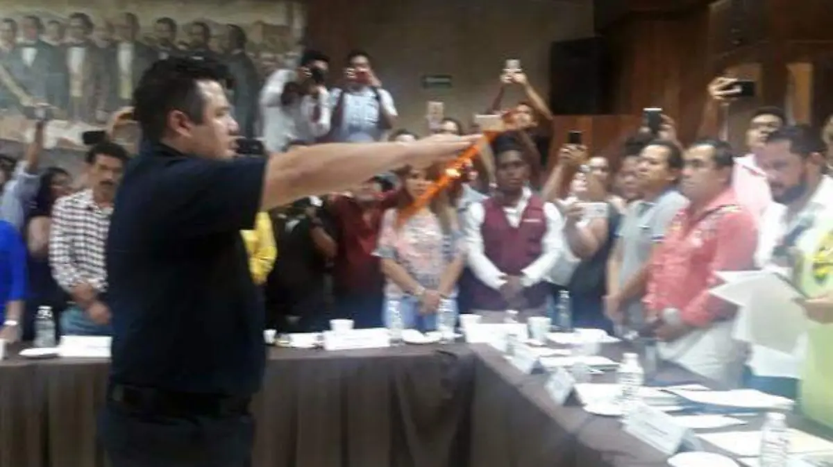 Acapulco - toma protesta secretaruo de Seguridad Pública