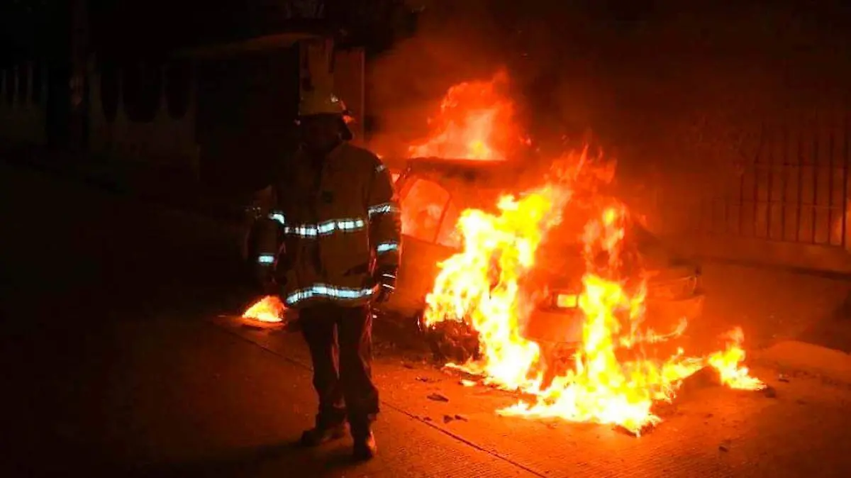 incendian taxi colectivo garita