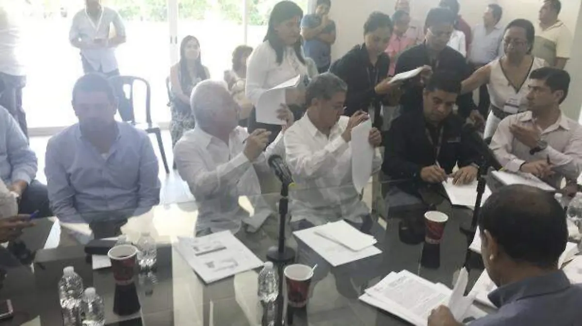 Guerrero - Conforman 70 comités de entrega-recepción