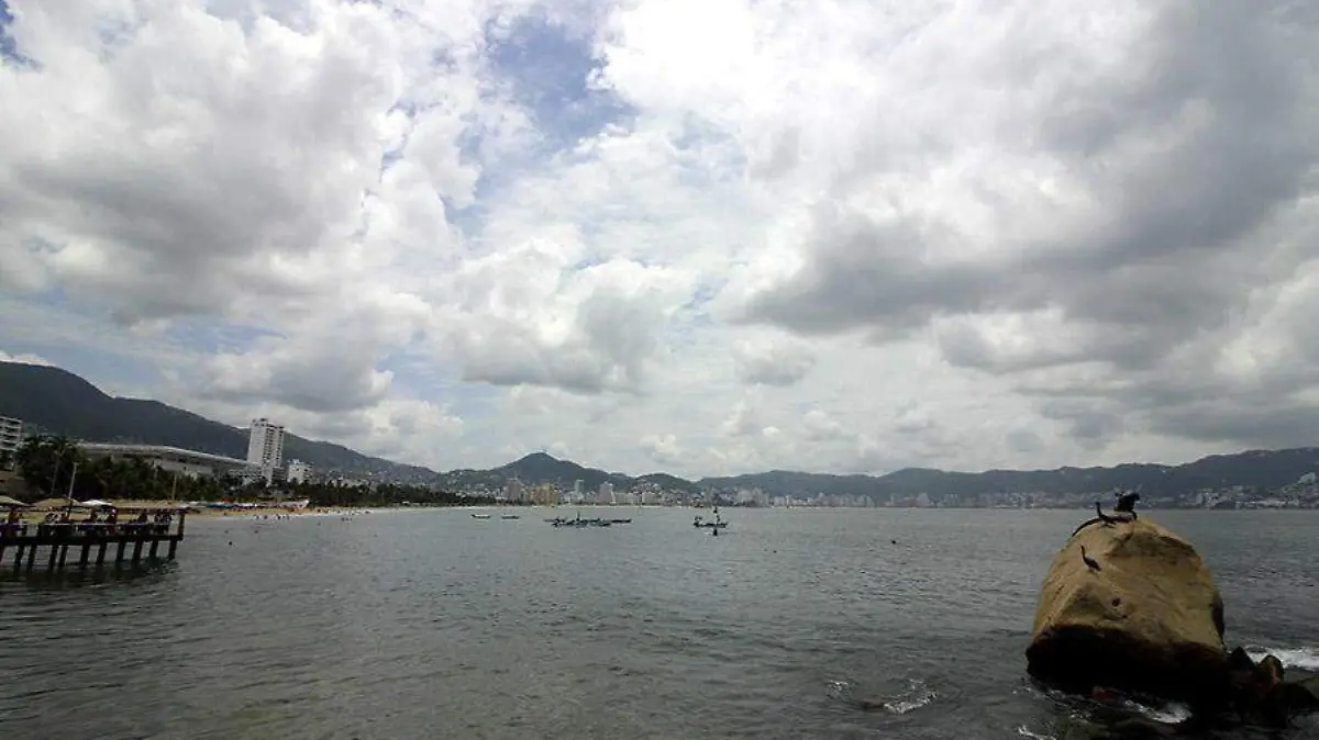 Acapulco nublado