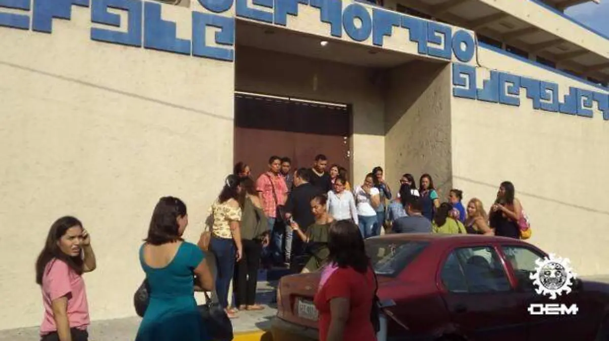 Acapulco - IPEP piden entrega de títulos