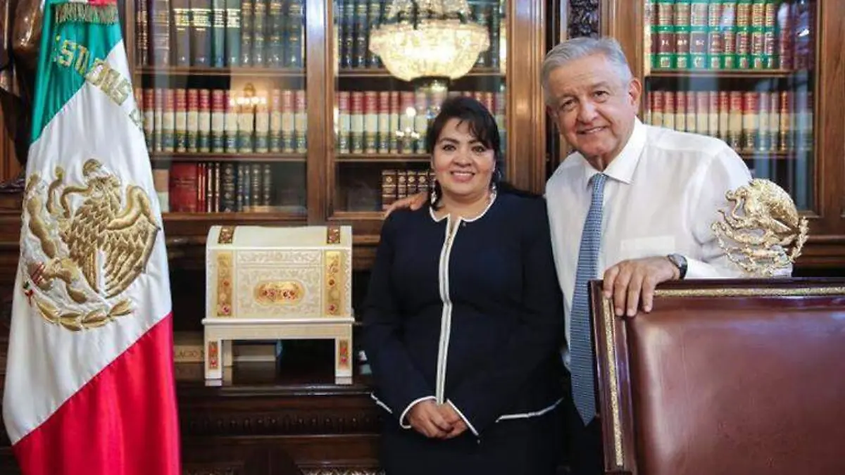 AMLO Nestora Salgado