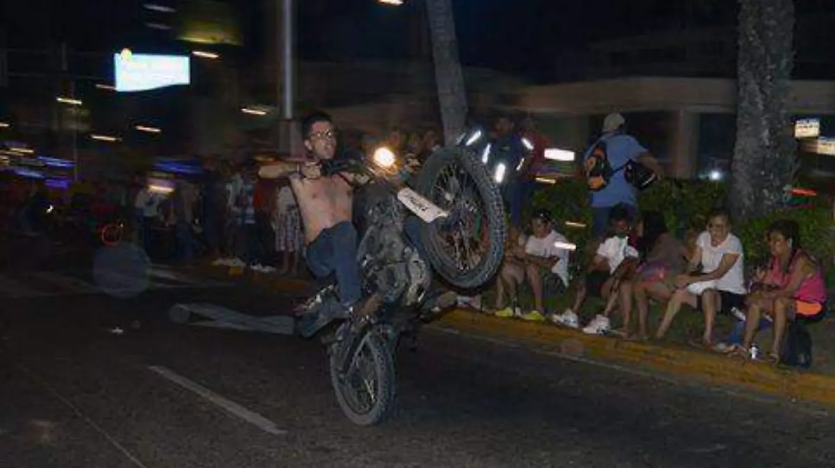 Acapulco_Acamotos_Guerrero_Motos-483x314