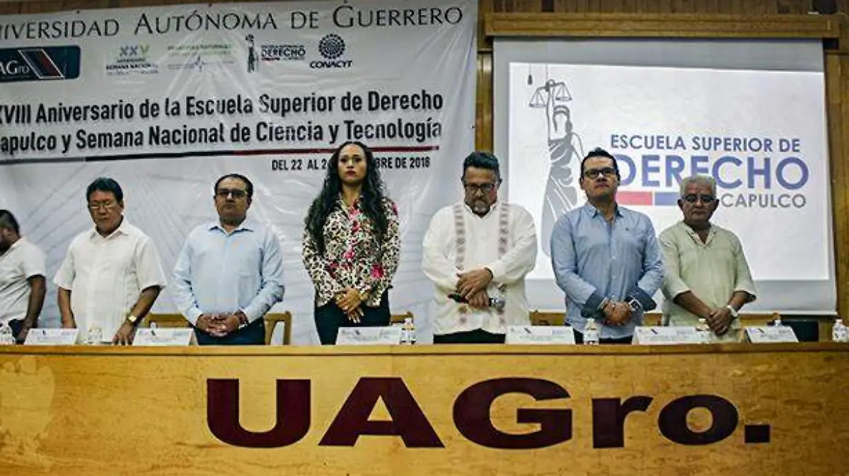 Acapulco - Intercambian ideas en mesa de análisis