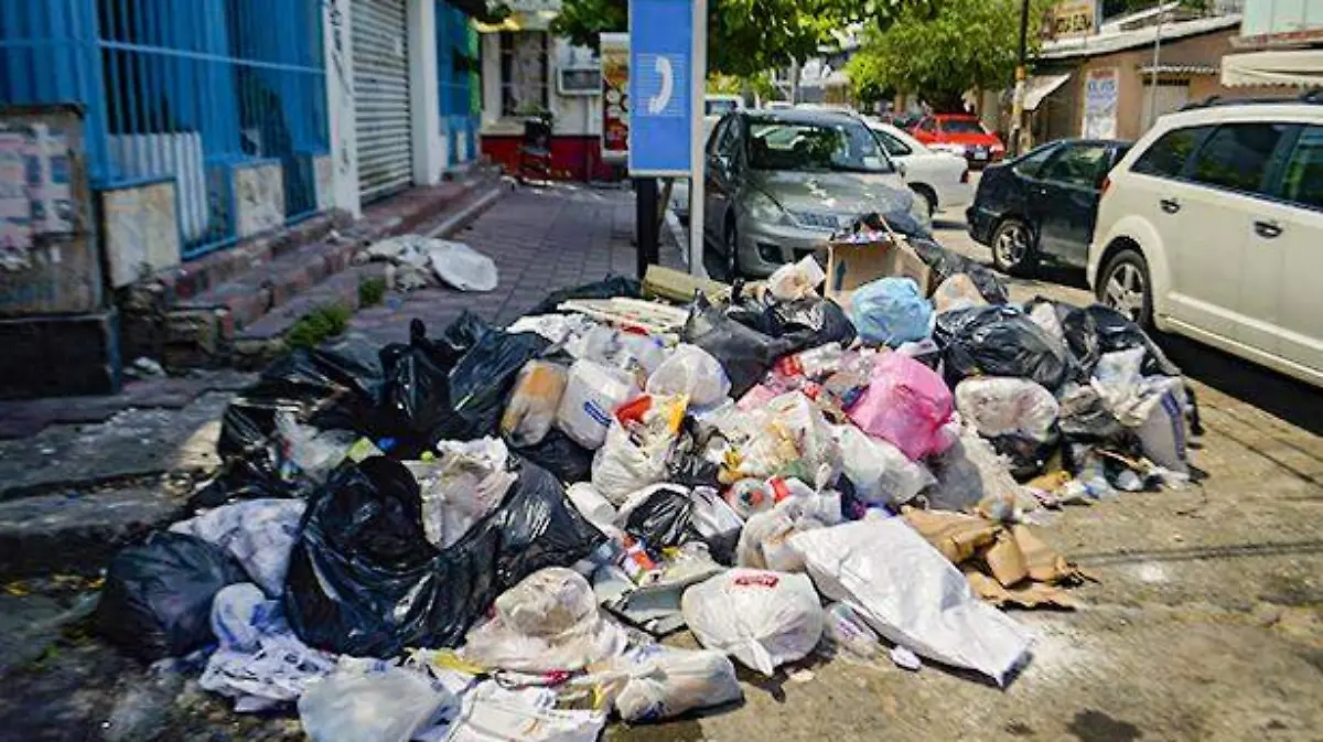 Acapulco - Basura tirada por todos lados