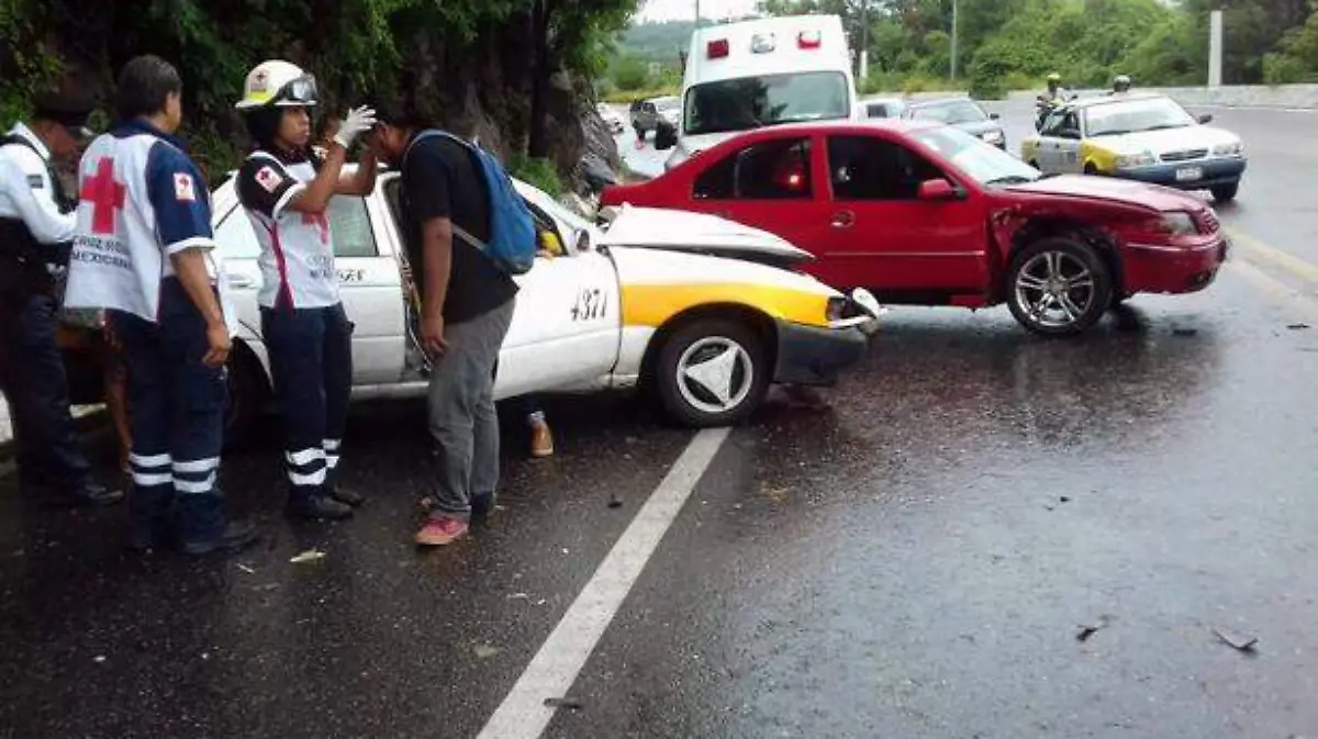 Acapulco - accidente en la acenida escénica