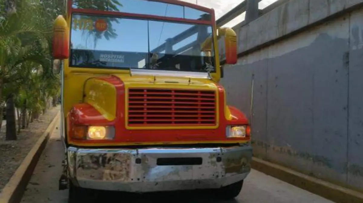 Chofer de camión herido a balazos en renacimiento