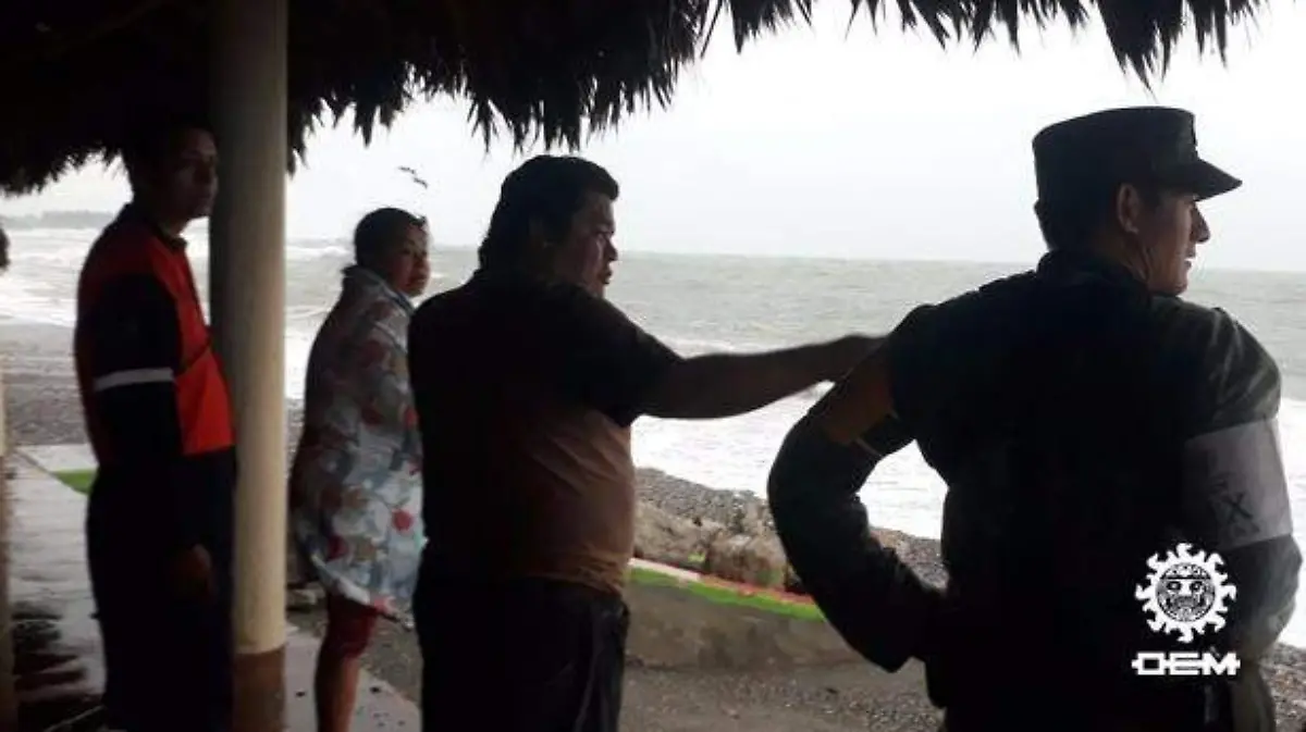 Acapulco marejadas en la costa de acpulco