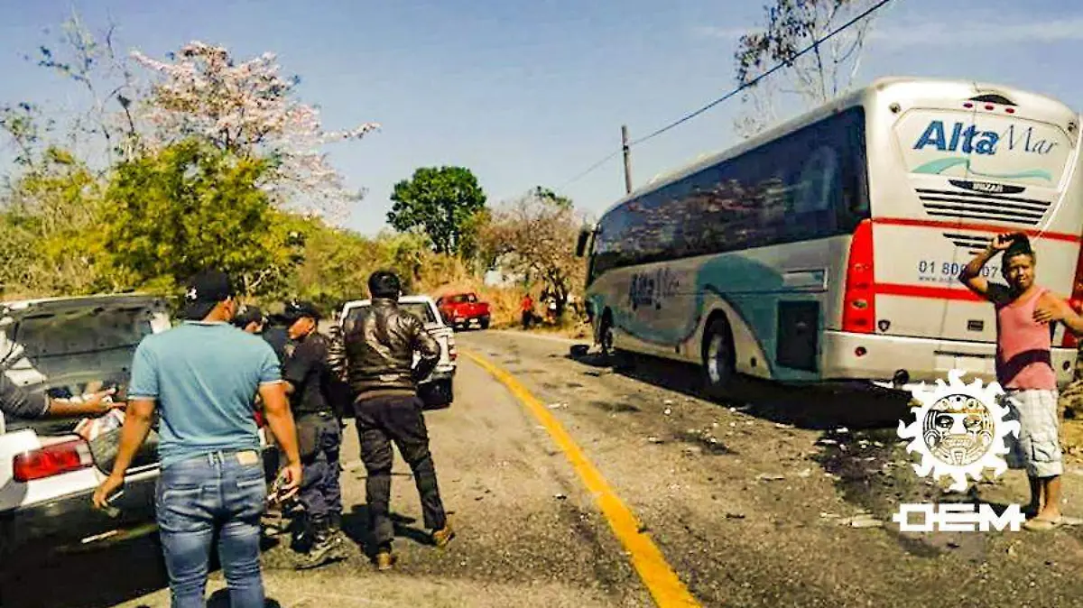 accidente en la carretera tecoanapa
