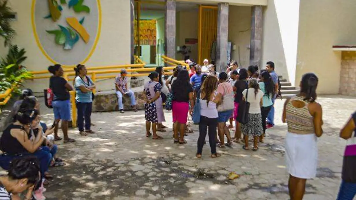 Acapulco - ayuntamiento protesta por cobro de pipas gratuitas
