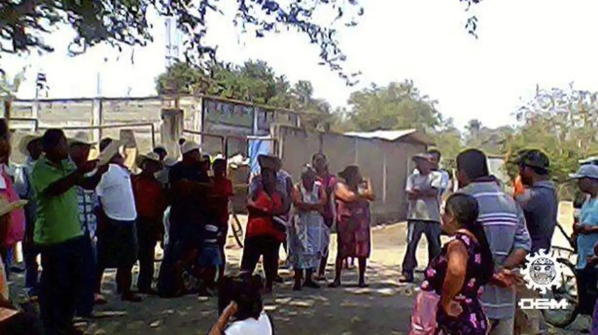 Costa Chica - piden servicios en la costa chica