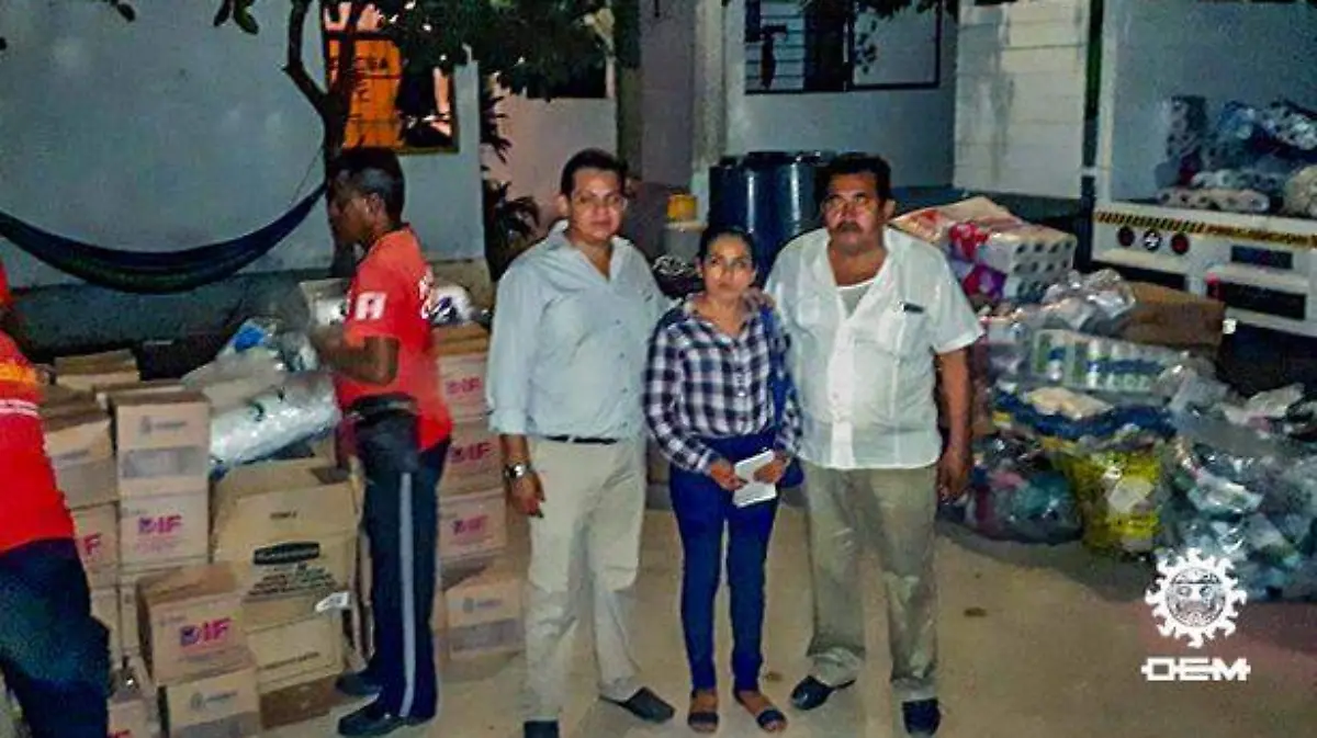 Guerrero - entregan ayuda a los desplazados por la violencia