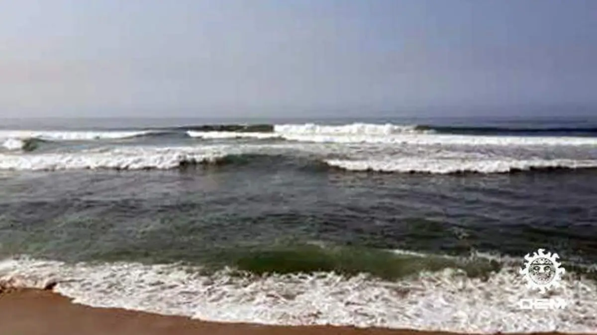 Costa Chica - Fuerte Oleaje en las playas de la costa chica
