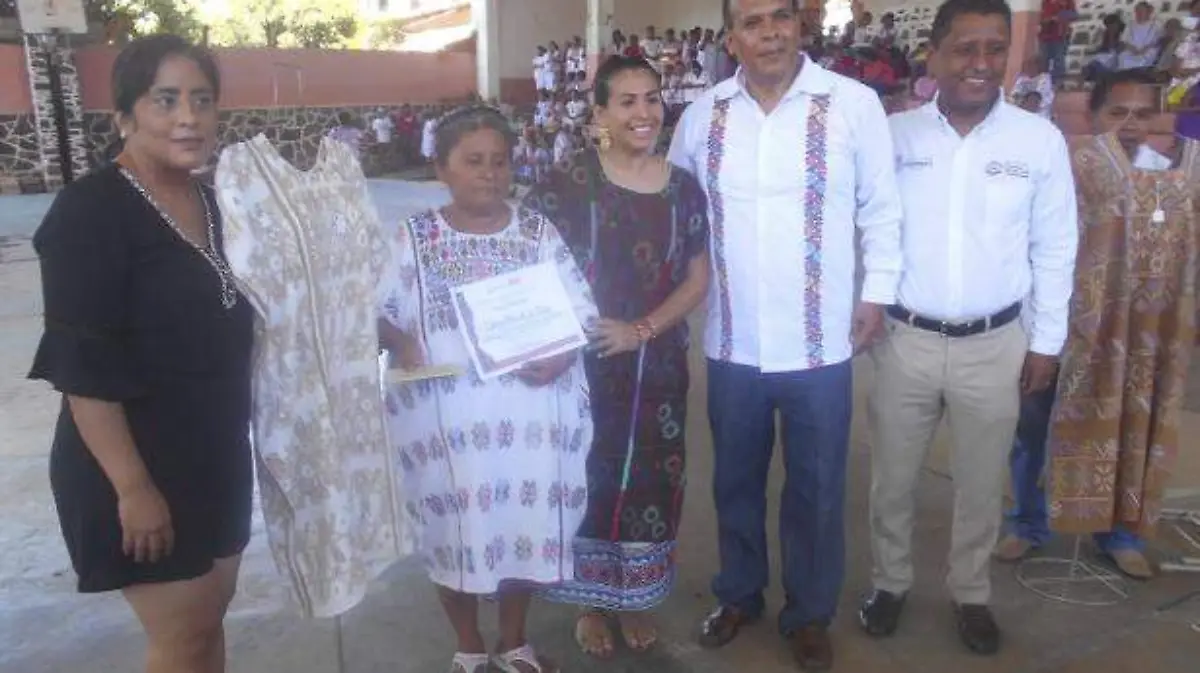 Costa Chica - premian a artesanos en Costa chica