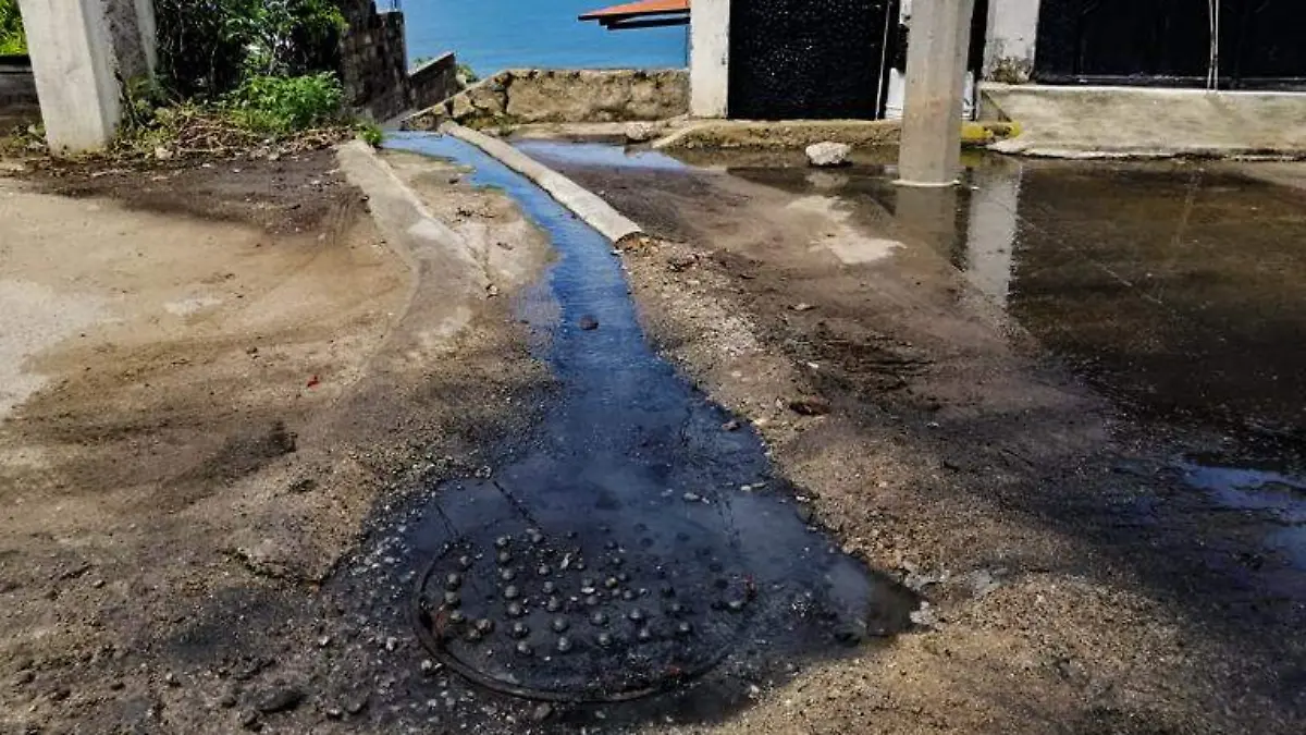 Aguas negras Colonia la Mira