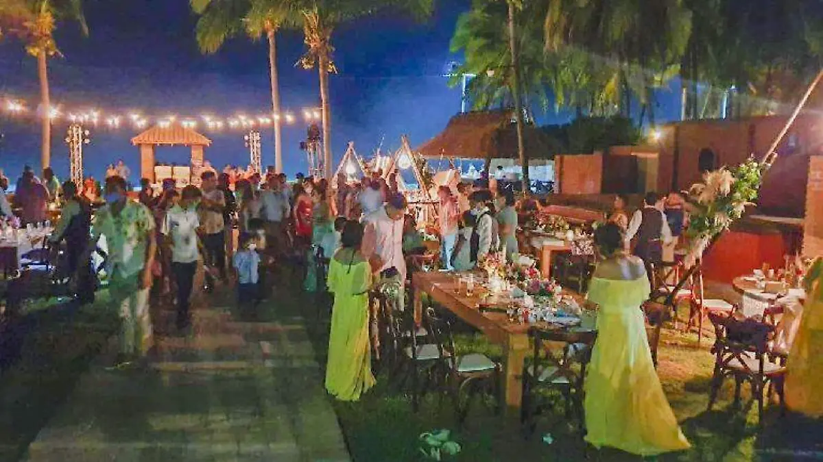 Clausura negocios Acapulco