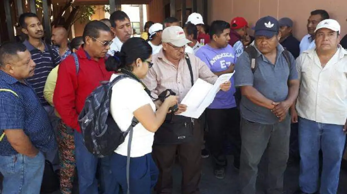 Chilpancingo ordenan reinstalar a policías despedidos