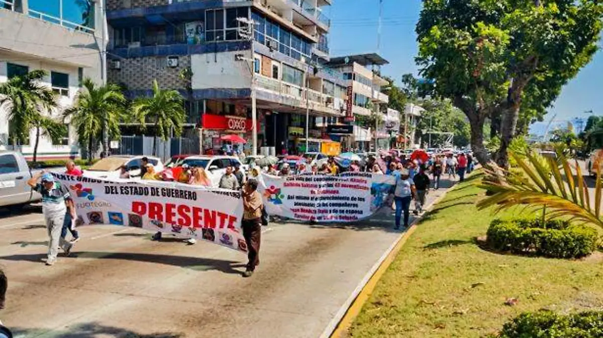 Acapulco - Marcha por la costera Miguel Alemán