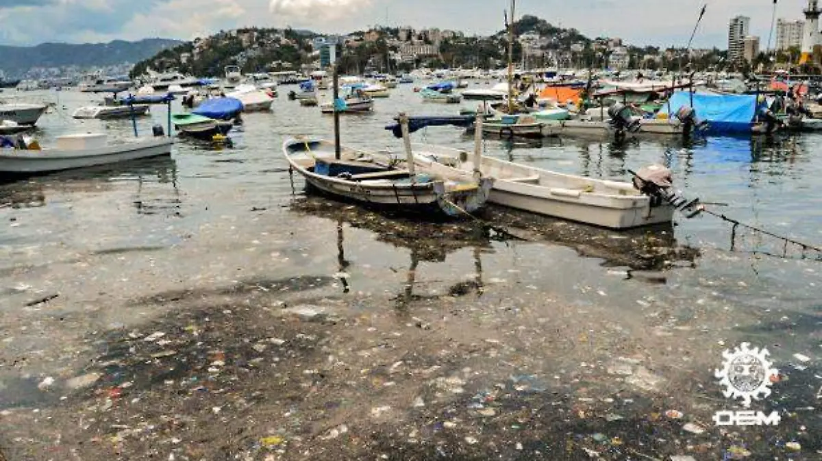 Acapulco - lluvias arrastran toneladas de basura