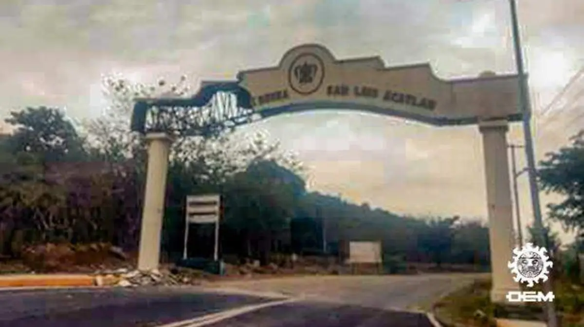 Costa Chica - A punto de colapsar arco en San Luis Acatlán