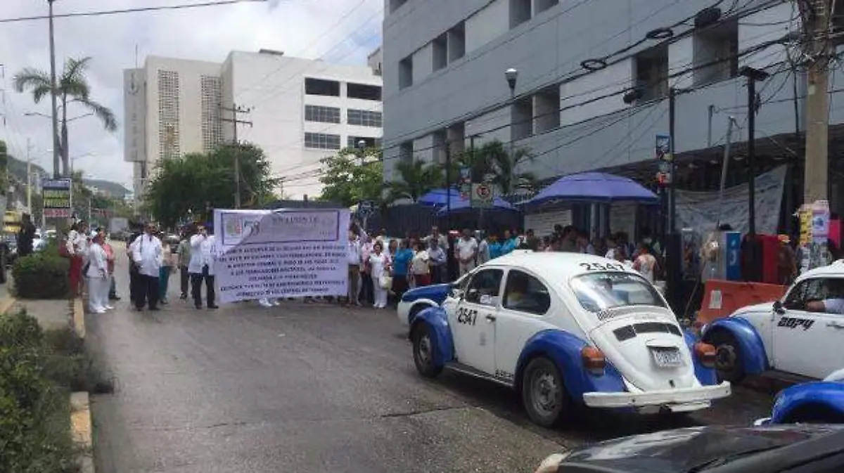 Acapulco - Bloqueo en la carretera Ruiz Cortines