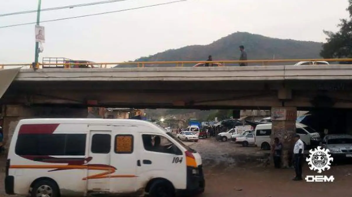 Acapulco - lluvia sorprende a montaña