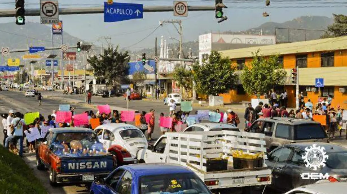 Acapulco-estado-nacional-iguala-bloqueo-acapulco-maestros-policía-iguala-nacional-estado-guerrero