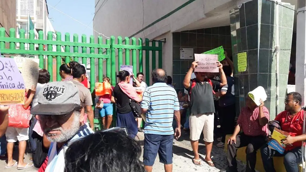 protesta imss clinica 9
