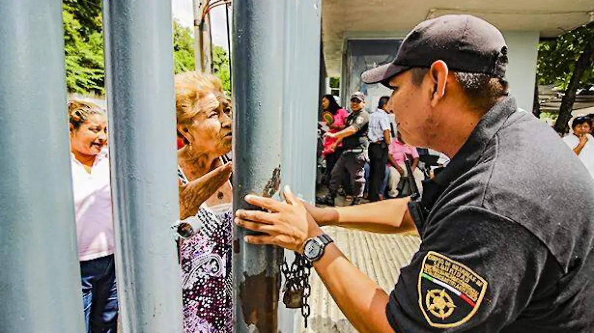 acapulco - cerrado el issste desde hace dos semanas