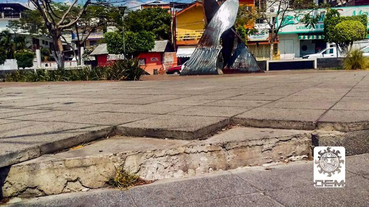 Chilpancingo - en mal estado la plazoleta en el centro de la ciudad