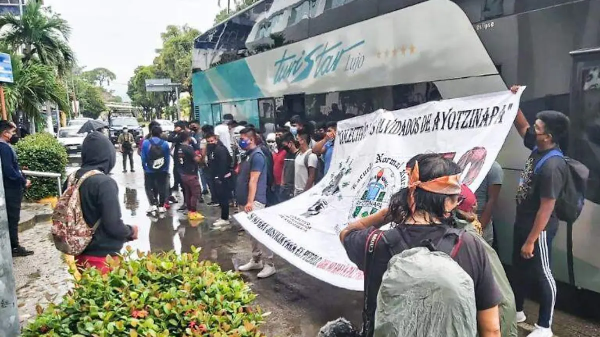 marcha estudiantes ayotzinapa